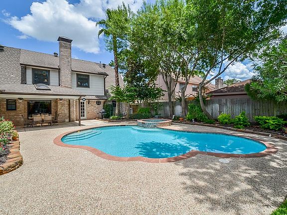 2nd image of 7606 Club Lake Dr