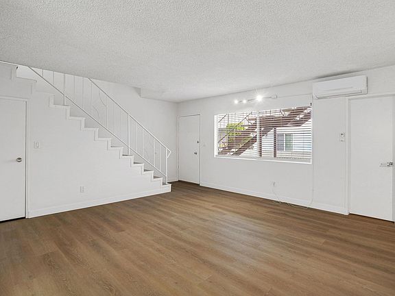 3rd image of 1208 California Ave APT B