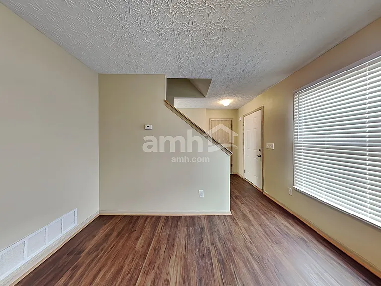 5563 Crenton Dr — Photo 9