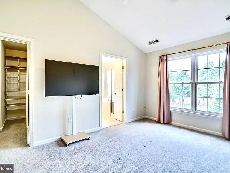 7372 Ardglass Dr — Photo 26