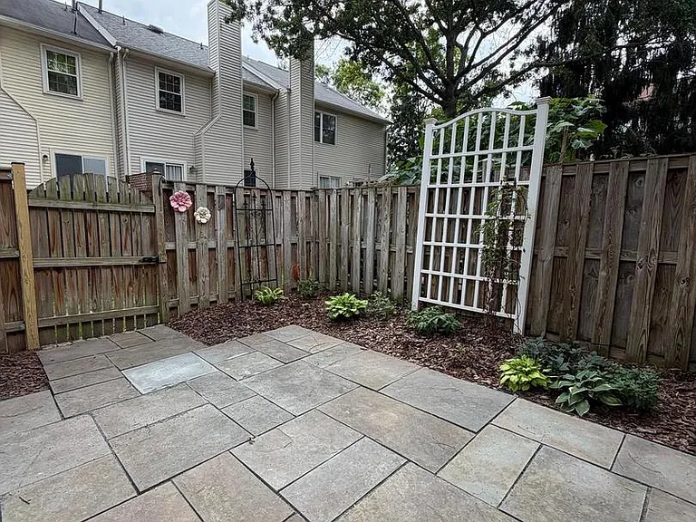 14611 Flower Hill Ct — Photo 4