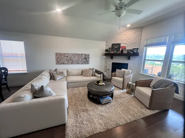 6808 Cliff Rose Dr, Spicewood, TX 78669