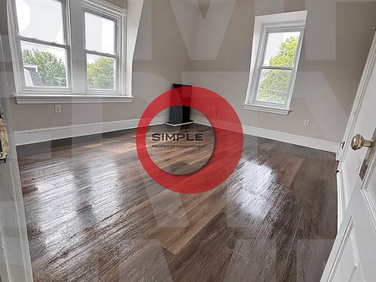 167 W Windsor St — Photo 25