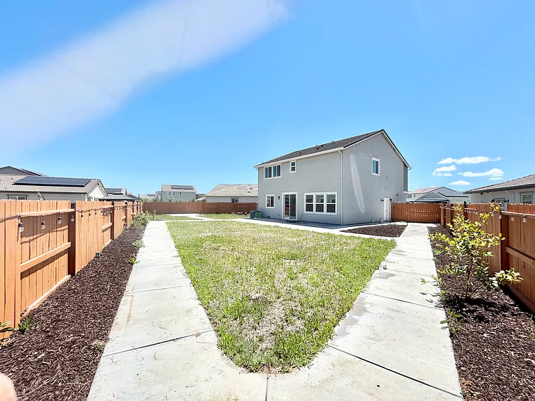 15581 Kellogg Creek Ct — Photo 28