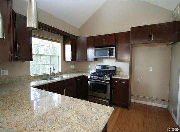 3rd image of 14237 Burbank Blvd APT 2
