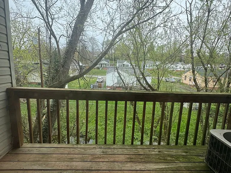 Creekview Apartments - Kingsport, TN — Photo 32