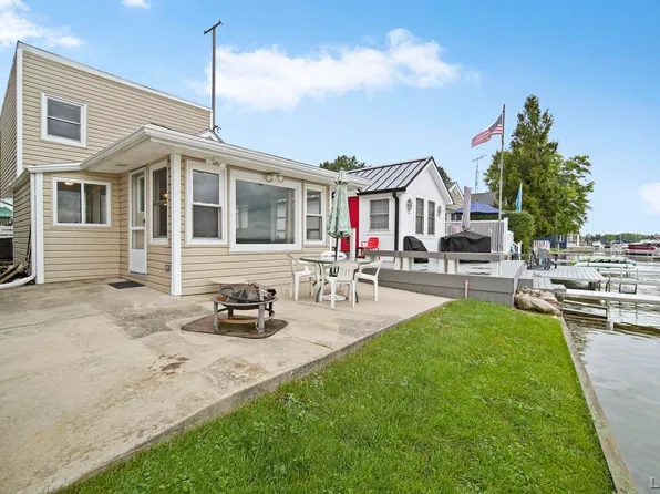 3154 Geneva Hwy, Manitou Beach, MI 49253