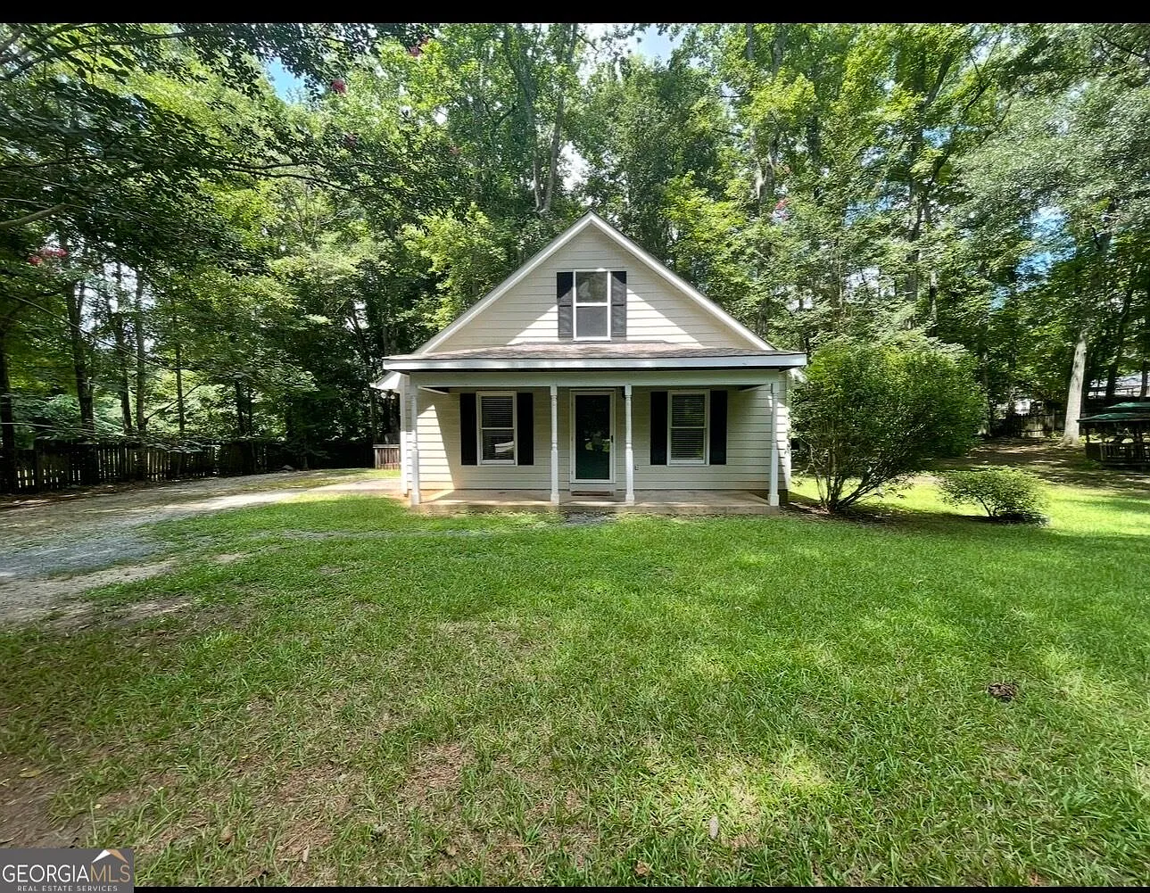 3 bed, 2.0 bath, 1320 sqft, $1,875 — Photo 1