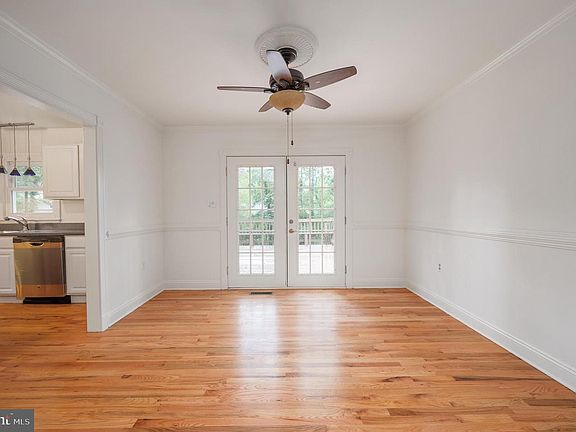 5th image of 405 Mahogany Ln