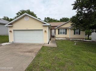 3525 S Moffet Ave, Joplin, MO 64804