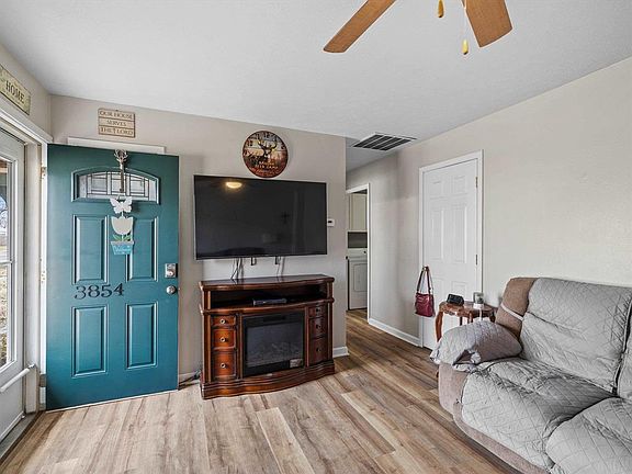 4th image of 3854 Carpenter Dr