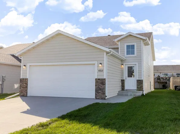 4513 17th St S, Moorhead, MN 56560