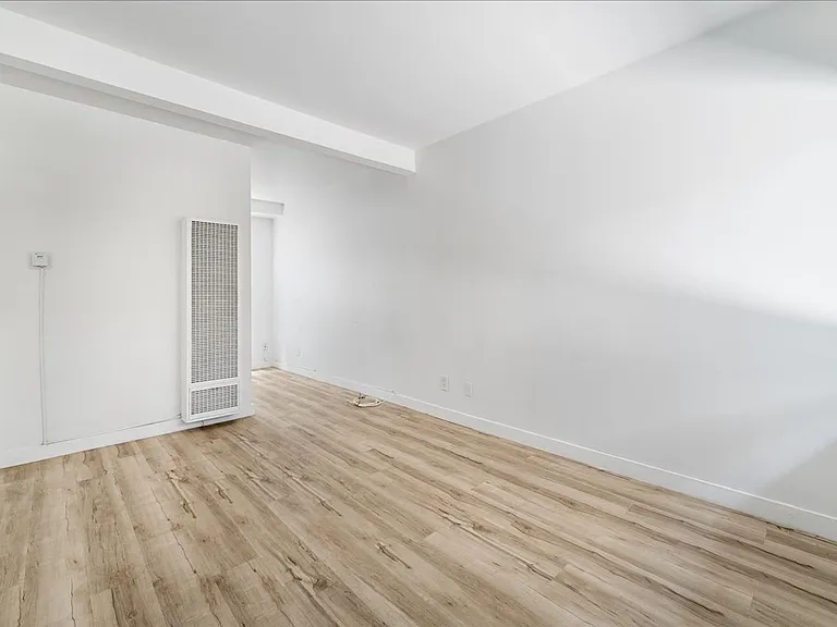 12238 Grevillea Ave #B — Photo 2