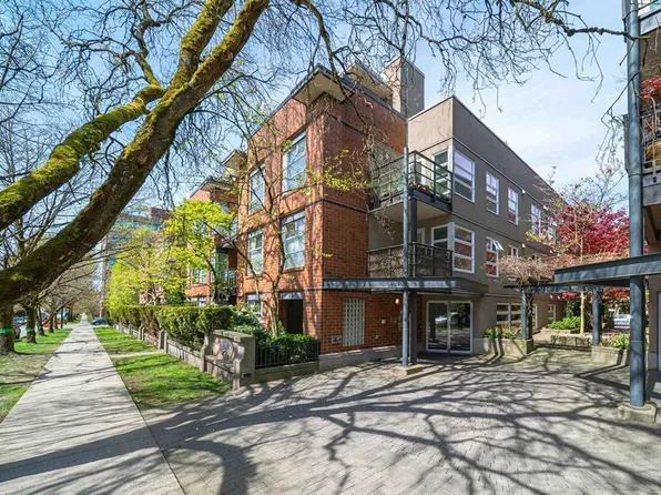 2181 W 12th Ave #313, Vancouver, BC V6K 4S8