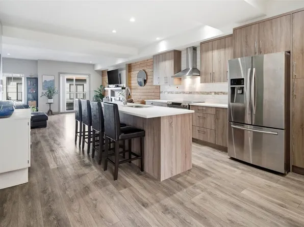 687 Strandlund Ave #103, Langford, BC V9B 3G2