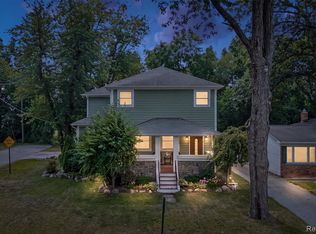 2159 Avondale St, Sylvan Lake, MI 48320