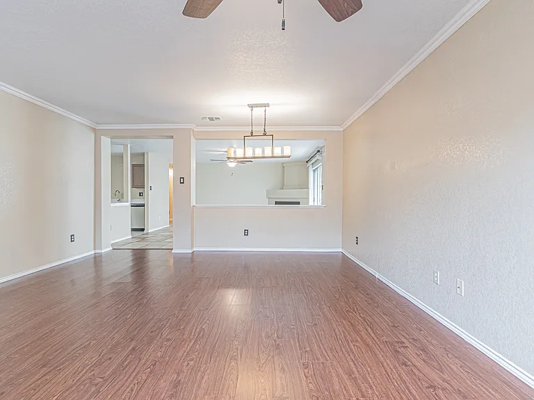 11244 Vollmer Ln — Photo 5