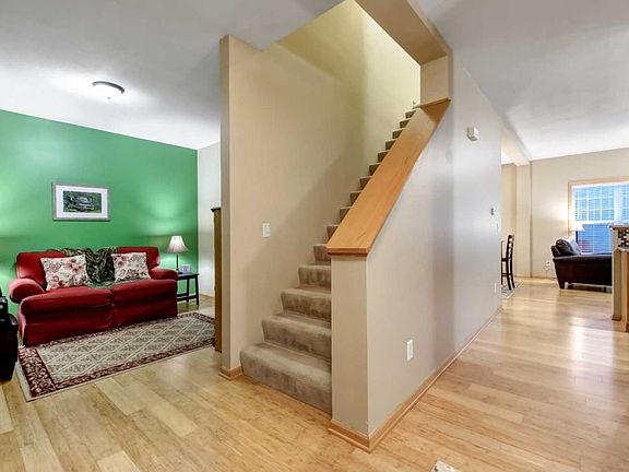 3rd image of 2873 Mark Twain Dr