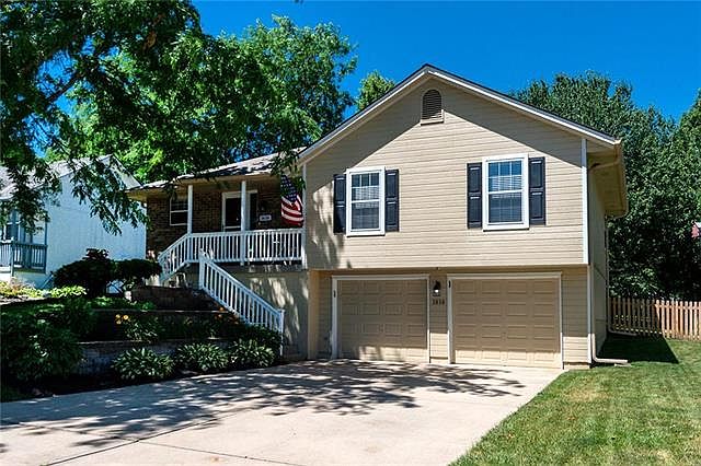 1st image of 1616 NE Stonewood Dr