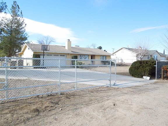 3rd image of 10404 Balsam Ave