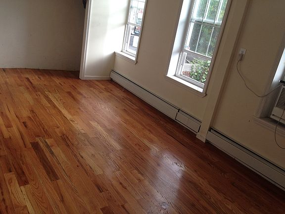 5th image of 585 Wilson Ave