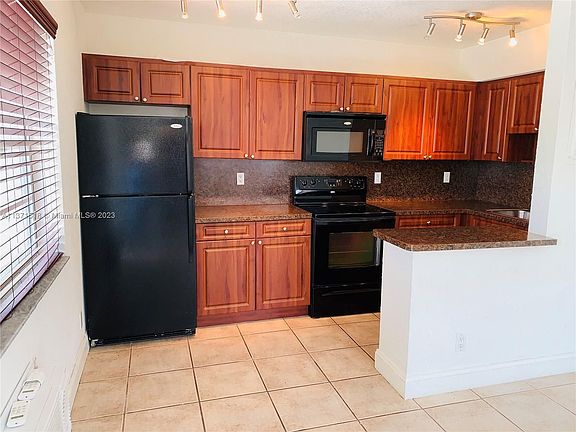 3rd image of 715 NE 6th St #8