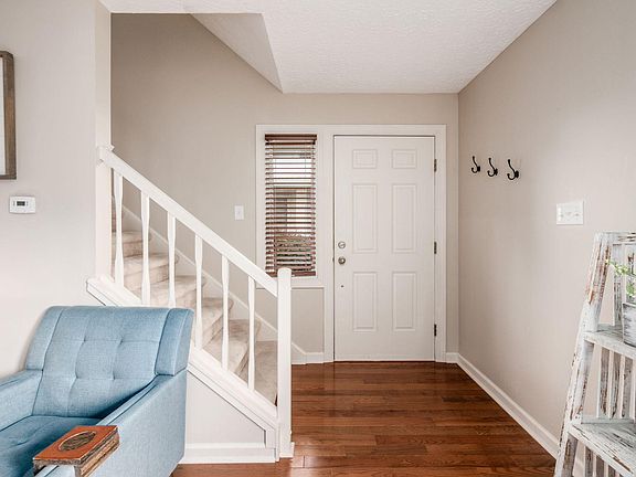 Front entry foyer