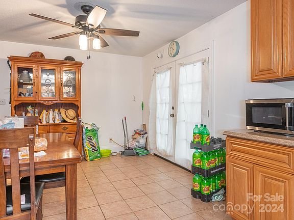 5th image of 124 Shady Bluff Dr
