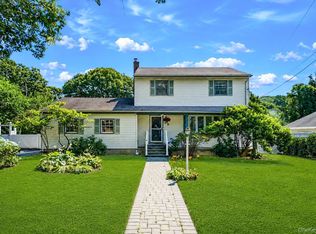 39 William Street, Smithtown, NY 11787