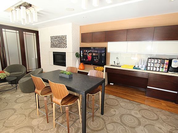 3rd image of 200 W 72nd St APT 8M