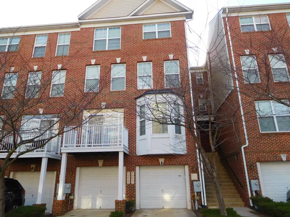 2825 Forest Run Dr, District Heights, MD 20747