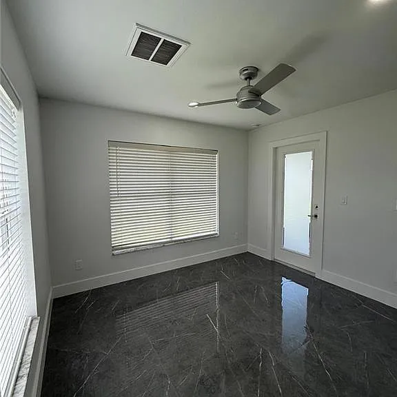 4000 NE 9th Ave — Photo 15