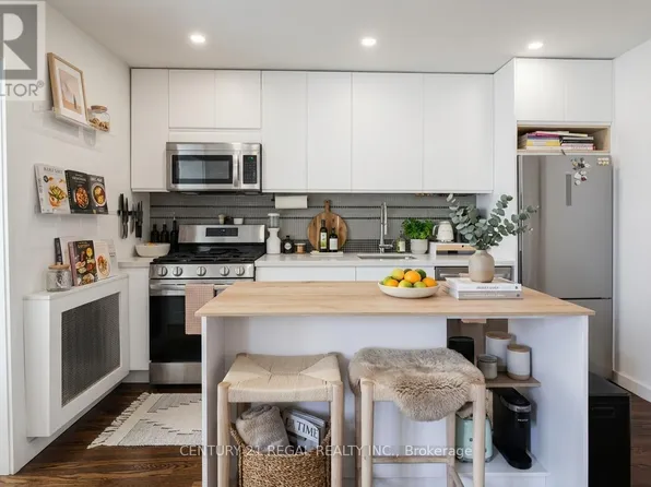 89 Gladstone Ave #2, Toronto, ON M6J 3K7