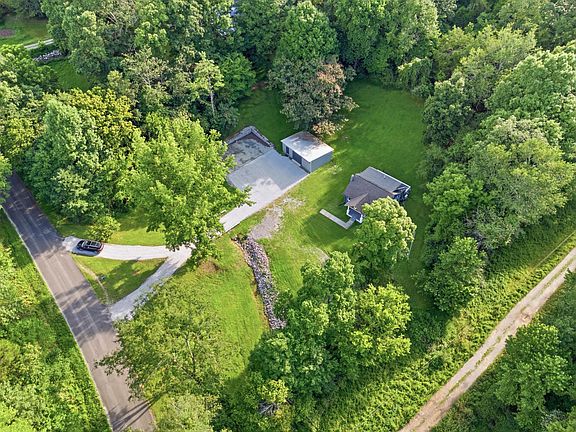 2nd image of 1199 Hillcrest Rd