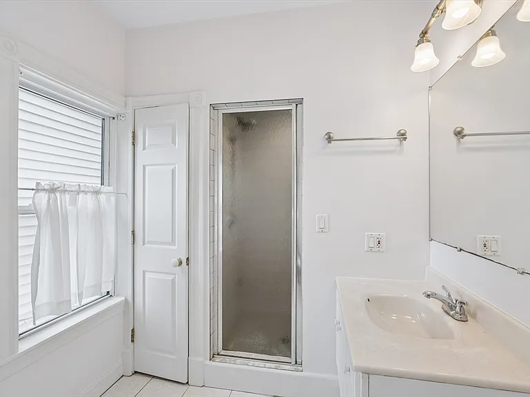 153 G St — Photo 5