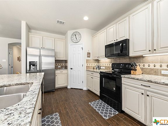 5th image of 829 Green Meadows Dr