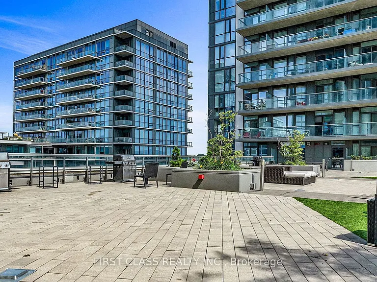 15 Zorra St #606 — Photo 28
