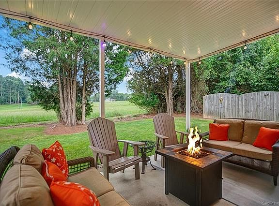 5th image of 1731 Dewberry Pl
