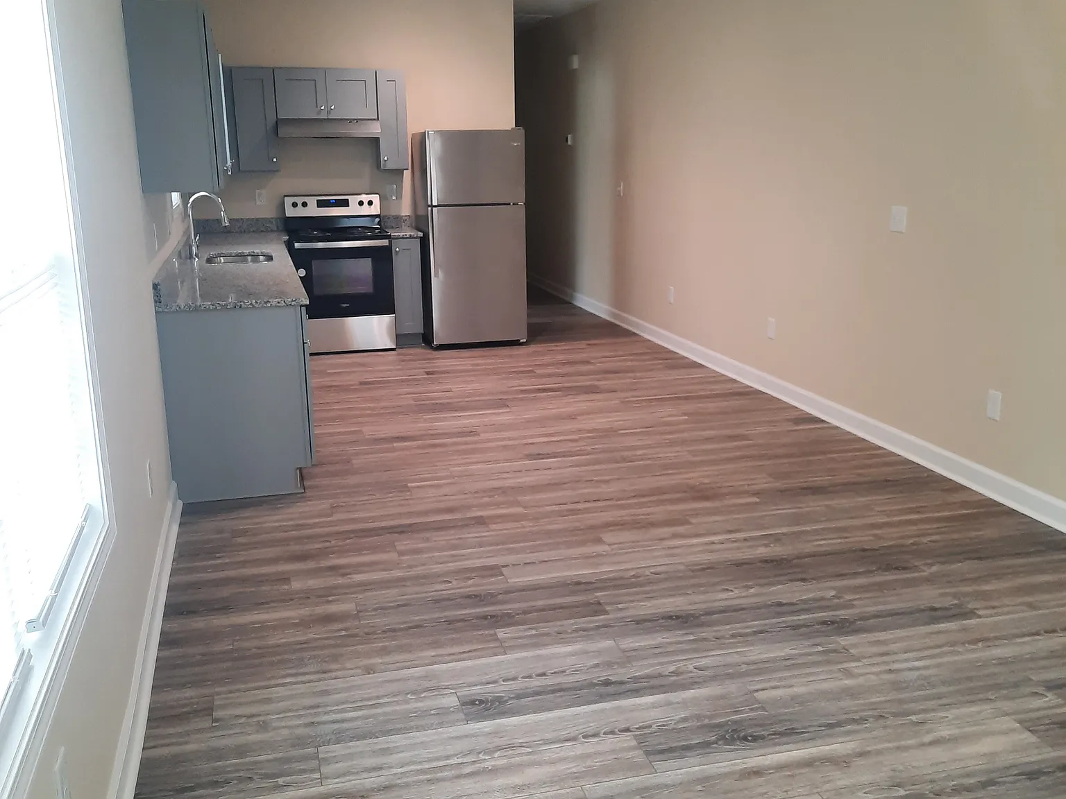 3 bed, 1094 sqft, $1,450 — Photo 2