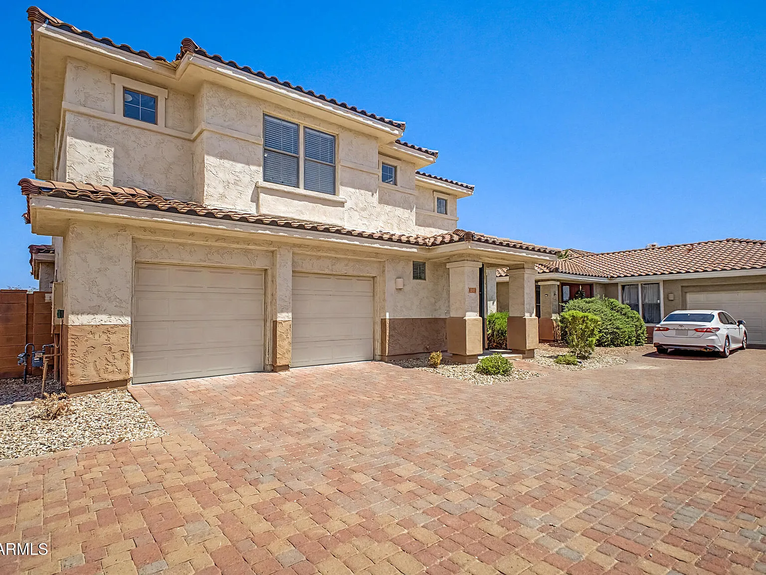 4 bed, 3.0 bath, 2064 sqft, $2,095 — Photo 3