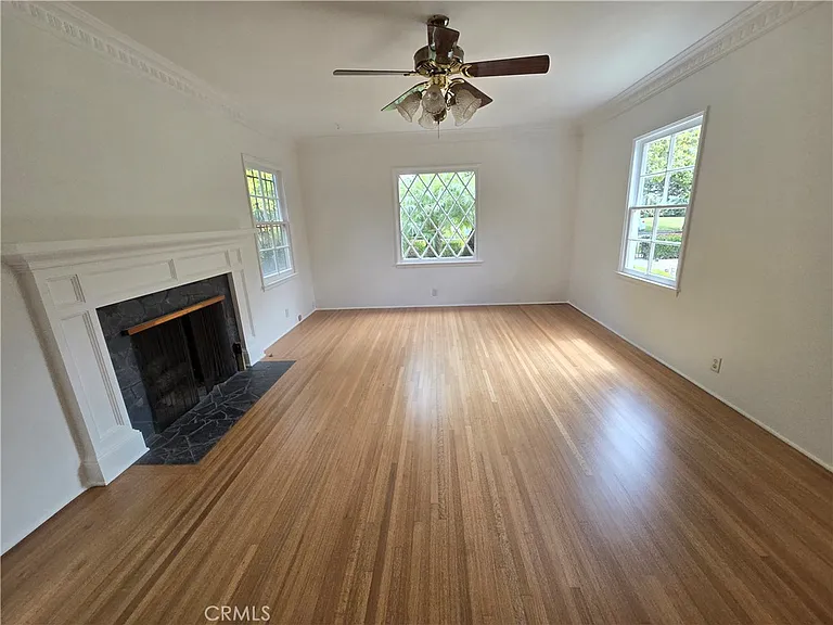 240 Euclid St — Photo 8