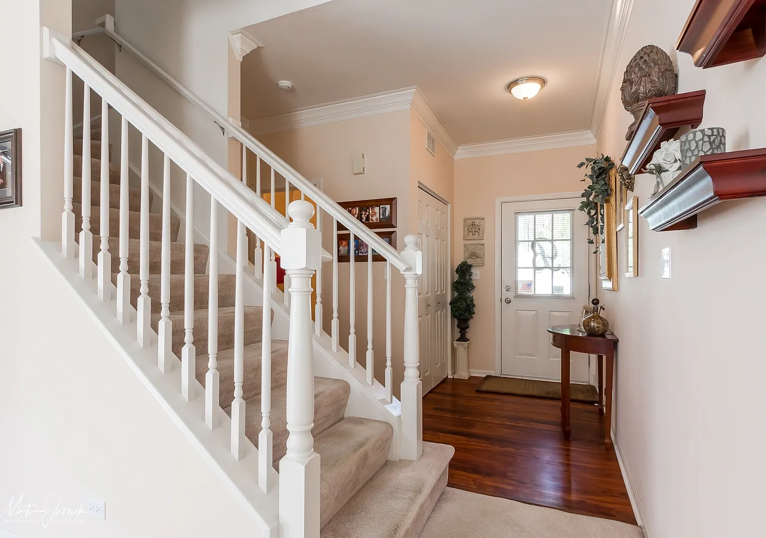2 bed, 2.5 bath, 1552 sqft, $2,400 — Photo 2