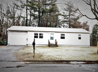 87 Hanson Dr, Springfield, MA 01128