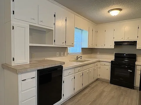 4585 Hartland Rd — Photo 5