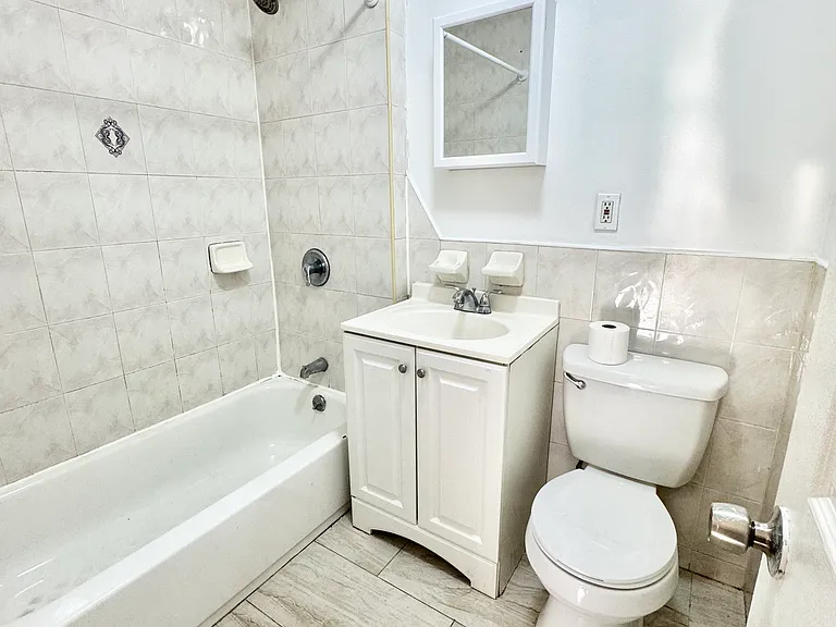 498 Vermont St #2F — Photo 9
