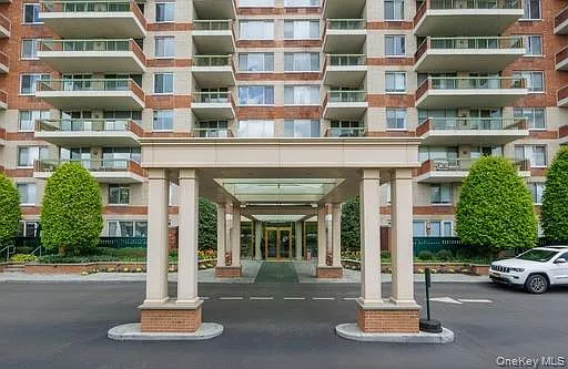 1 bed, 1.5 bath, 1100 sqft, $5,000 — Photo 2