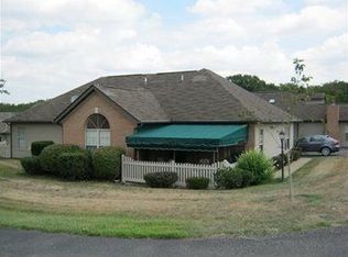 1241 Stanford Ct, Coraopolis, PA 15108