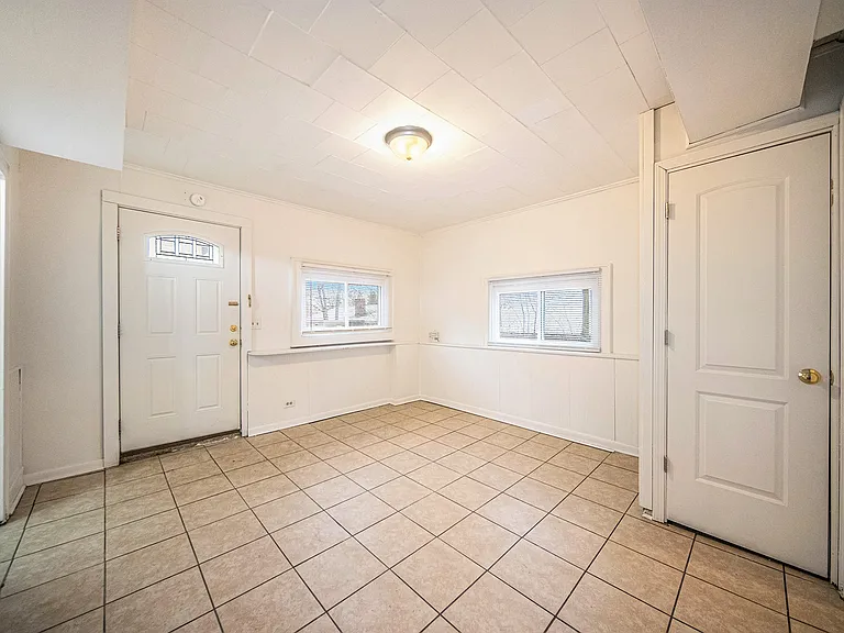 401 Pauline Cottage #COTTAGE — Photo 3