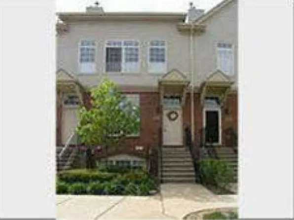 30687 Ardmore Ct #1, Novi, MI 48377