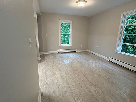2nd image of 7 Circle Dr #4